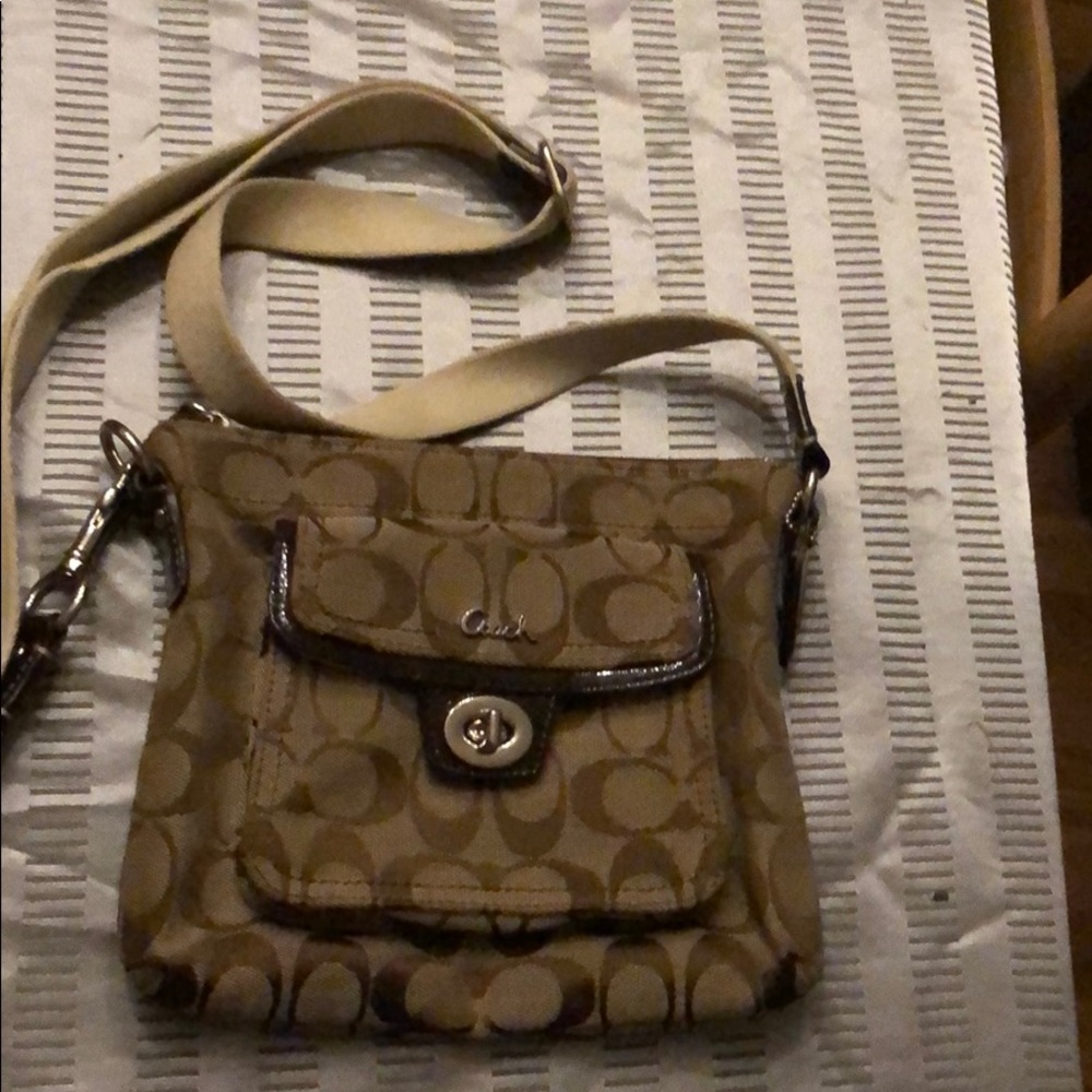 Crossbody Coach purse